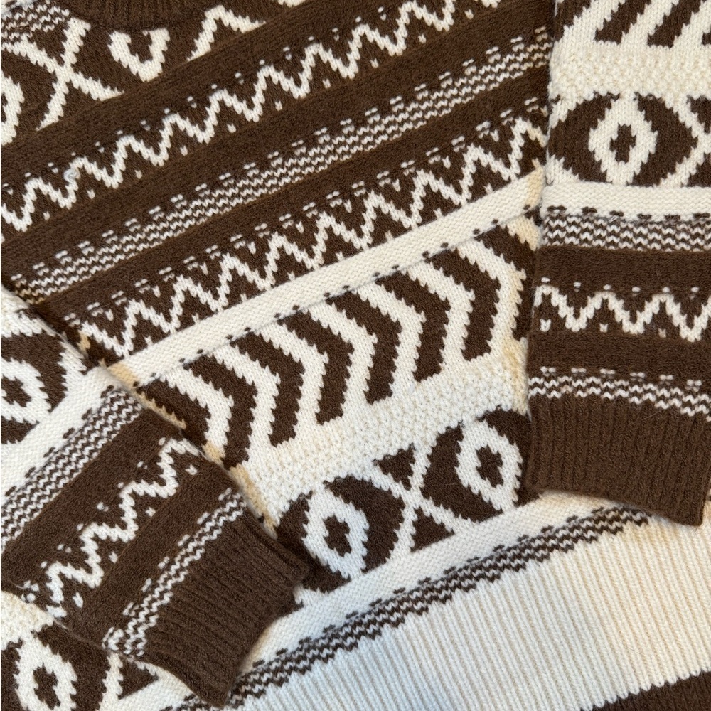 NWT Olio Women's Brown and Cream Patterned Sweater - Picture 3 of 9
